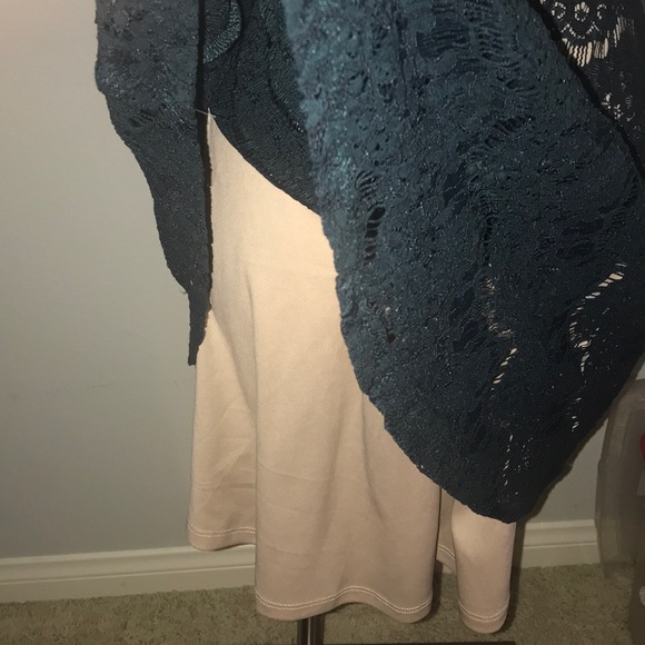 DARK GREEN AND TAN LACE TURTLENECK DRESS - Picture 3 of 3